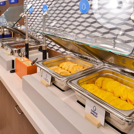 Holiday Inn Express Hotel & Suites Bedford By Ihg Bagian luar foto
