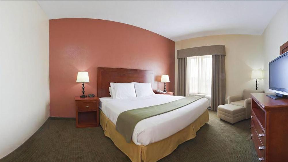Holiday Inn Express Hotel & Suites Bedford By Ihg Bagian luar foto