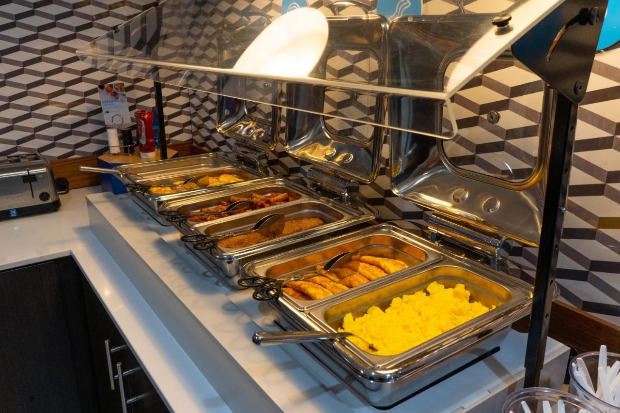 Holiday Inn Express Hotel & Suites Bedford By Ihg Bagian luar foto