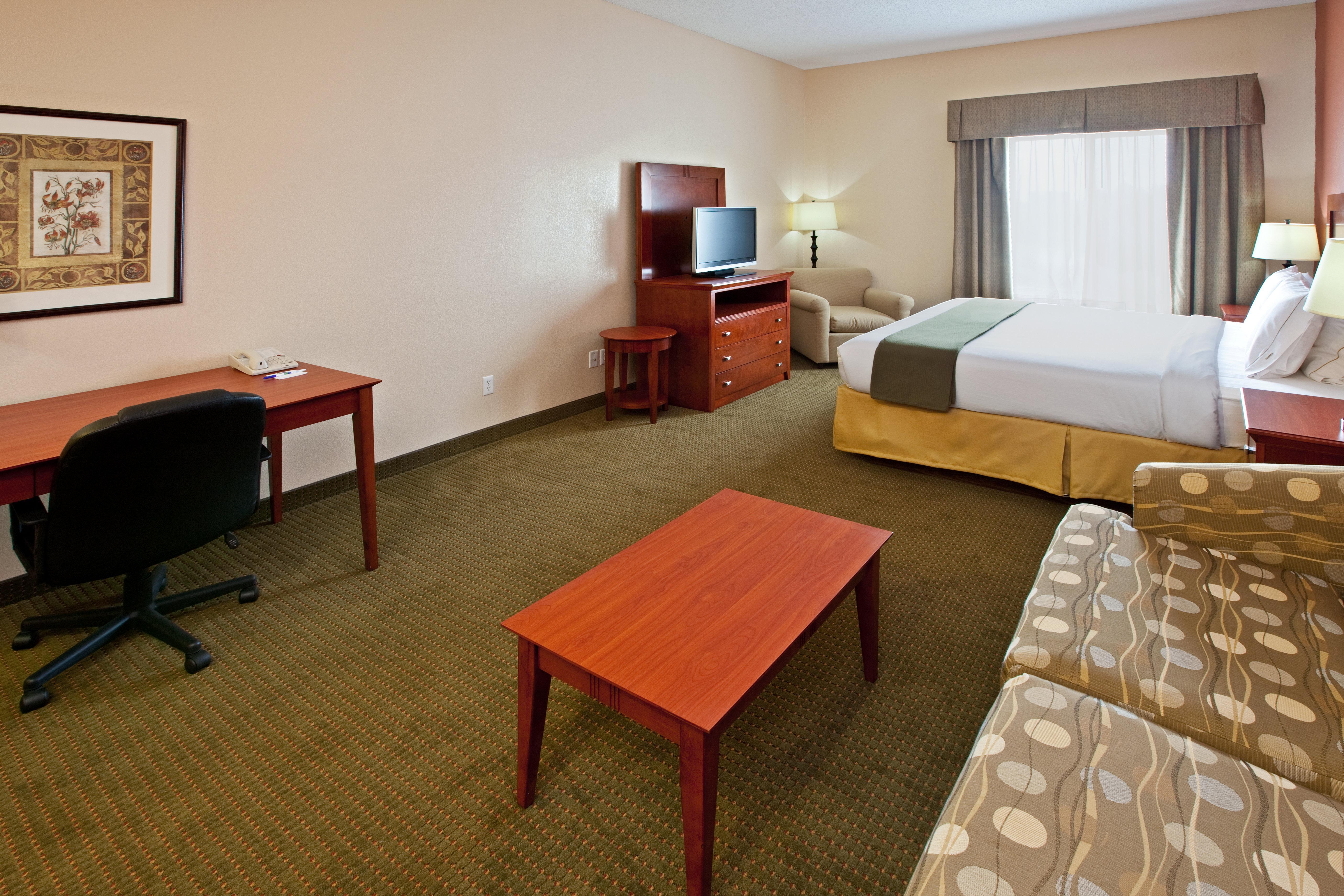 Holiday Inn Express Hotel & Suites Bedford By Ihg Bagian luar foto