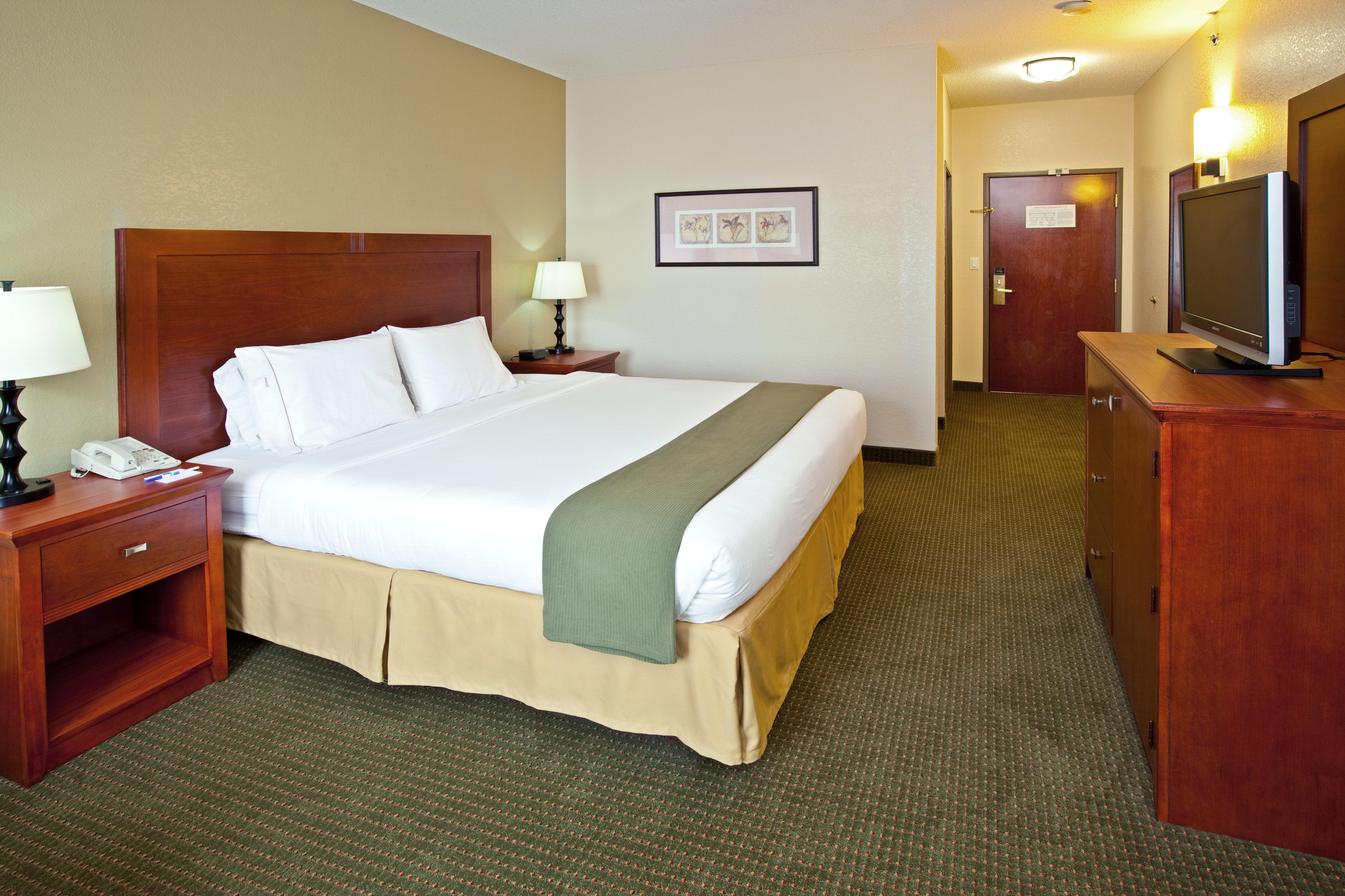 Holiday Inn Express Hotel & Suites Bedford By Ihg Bagian luar foto