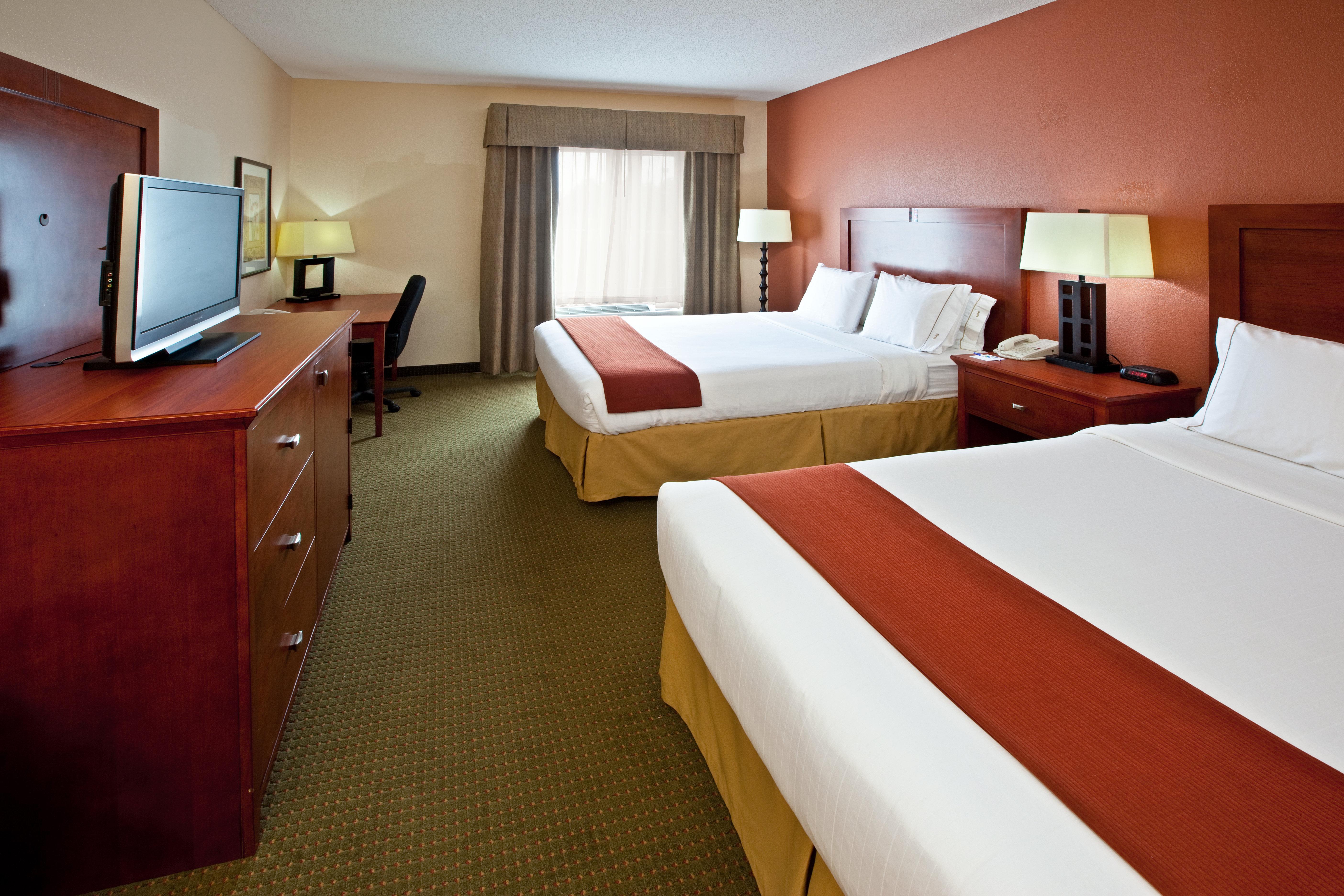 Holiday Inn Express Hotel & Suites Bedford By Ihg Bagian luar foto